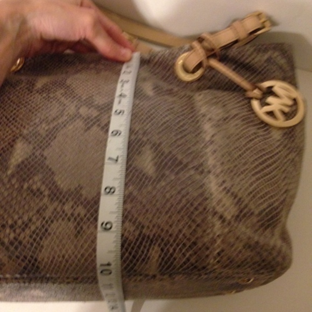 👛 MICHAEL KORS 👛 python snakeskin embossed tote - image 12